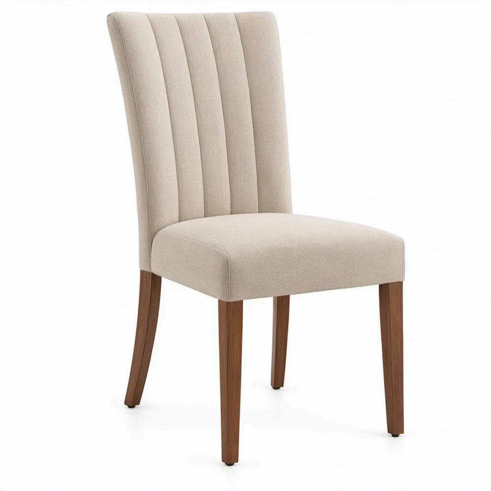Beige eetkamerstoel met hoge rugleuning en walnootkleurige houten poten, 46 x 61 x 98 cm