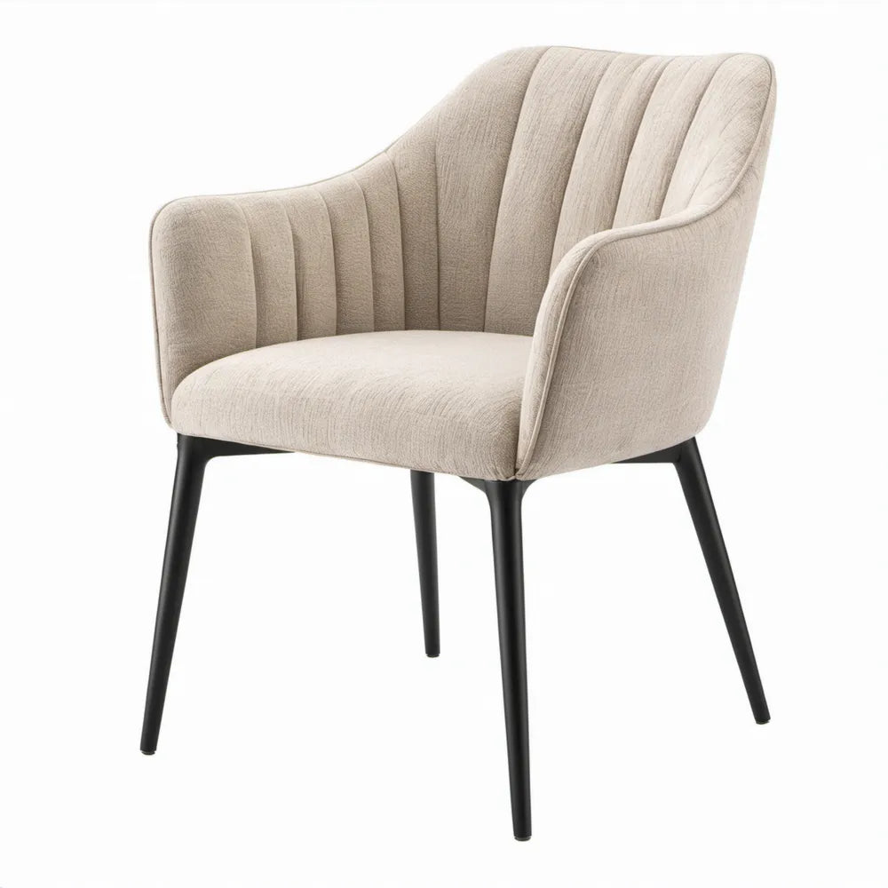 Beige gestoffeerde stoel met armleuningen en zwarte stalen poten, 60 x 62 x 82 cm